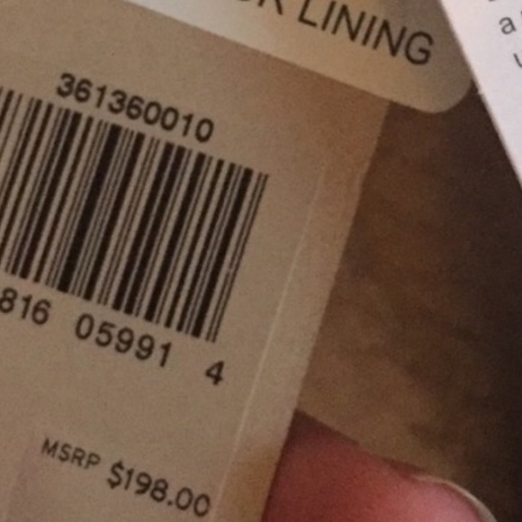 RARE Levi’s floral embroidered sherpa trucker jacket NWT - Picture 15 of 15